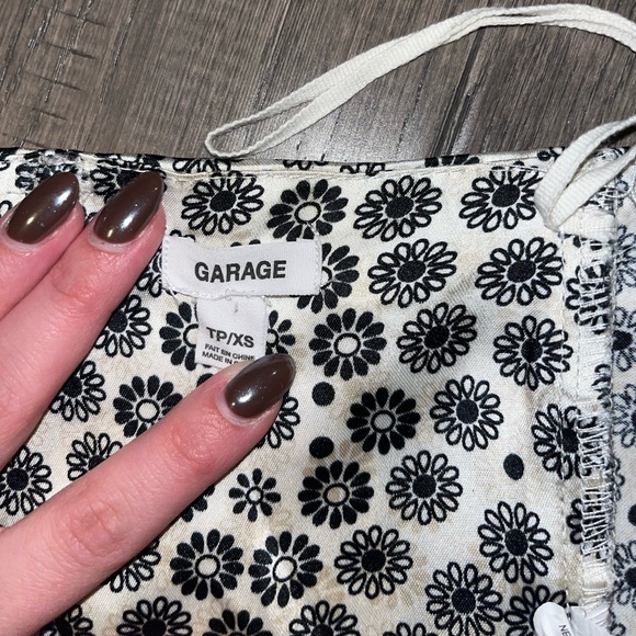 Garage Satin Top - Picture 2 of 5